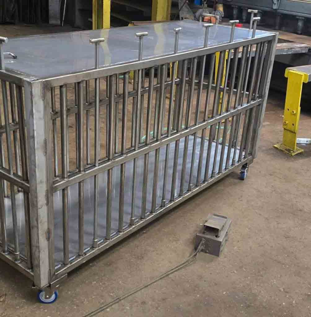 Stainless steel fabrication with clean welds